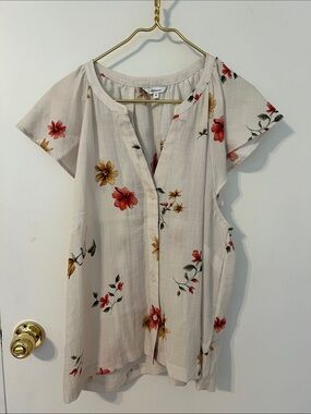 Reitmans Cream Floral Button-Front Short Sleeve Blouse